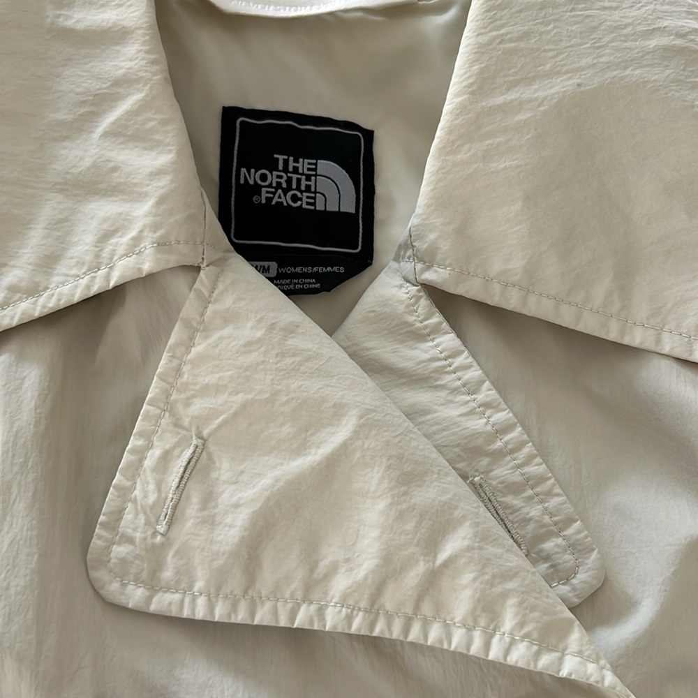 North Face lightweight nylon off white jacket - Picture 2 of 15